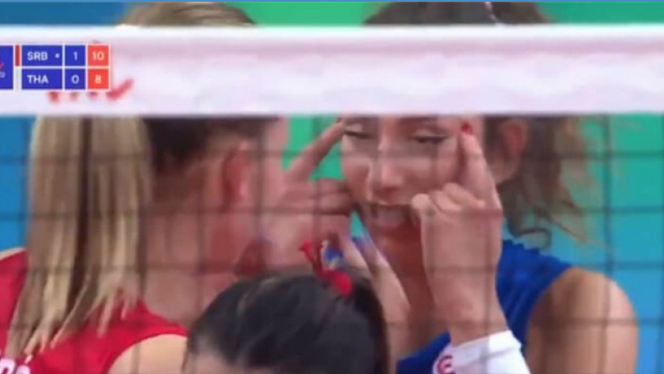 Наказаха волейболистка на Сърбия заради расистки жест