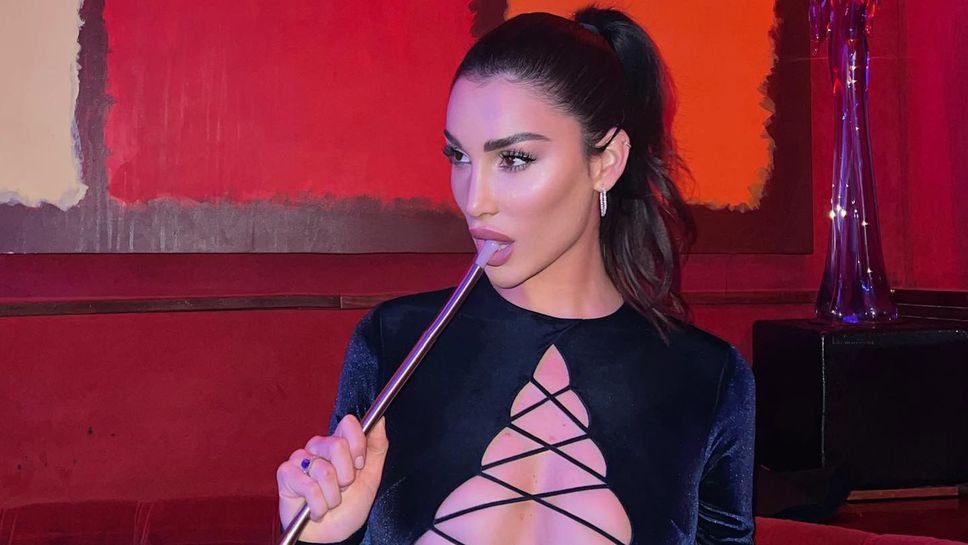 Модел на Плейбой вае перфектно тяло с кикбокс