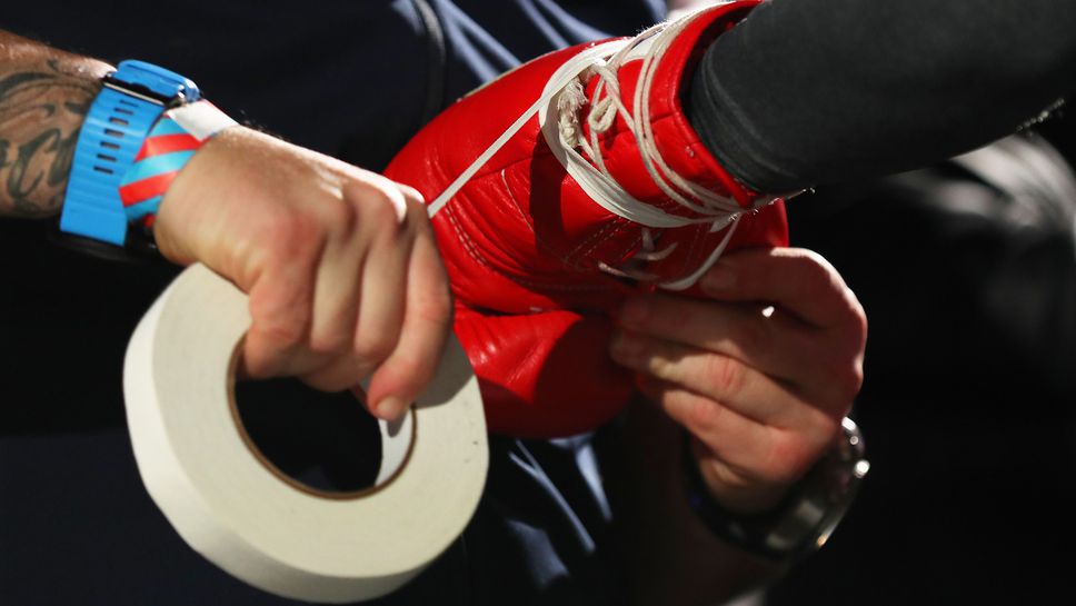 Николай Иванов се класира на четвъртфиналите на Eвропейското по бокс за младежи и девойки