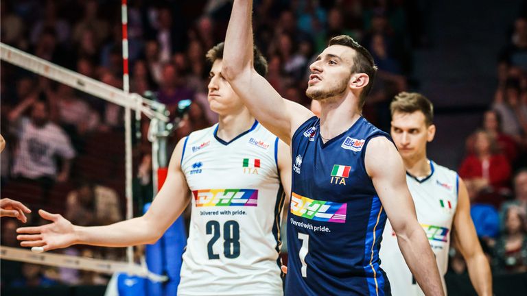 Световните шампиони от Италия записаха първа победа във Волейболната лига