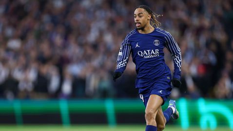 Байерн избира между Баркола и Нико Уилямс