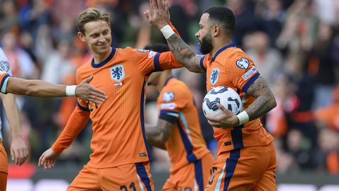  Нидерландия унищожи Малта от голове, а Депай се подреди до Ван Перси 