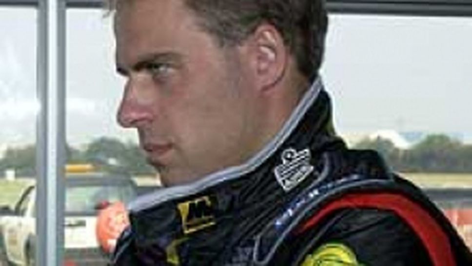 Взривиха колата на руски пилот