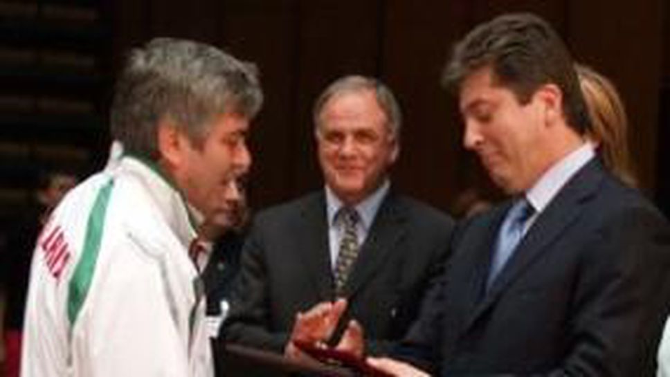 Смениха лекаря на волейболните национали