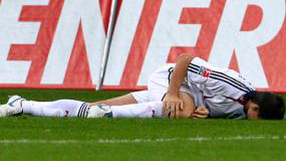 Клозе минимимум 3 седмици извън терените