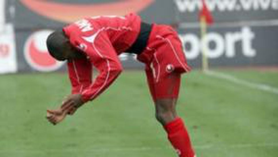 Трагичен ЦСКА се върна на върха с гол на Амунике