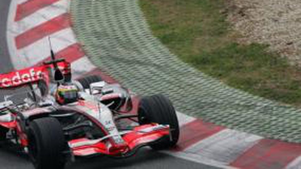 Макларън работят в Барселона само с тестерите