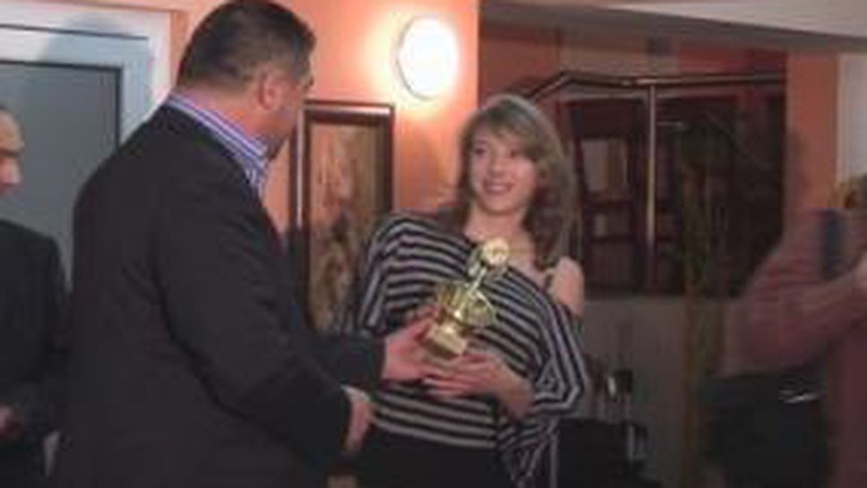 Атлетка слезе от Белмекен за награда