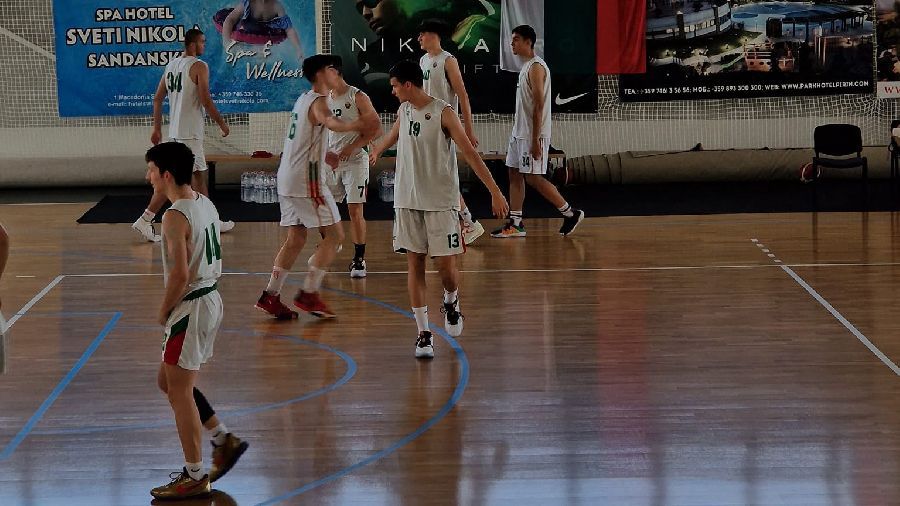 Юношите сразиха Румъния