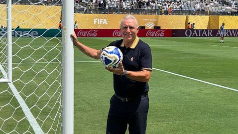  Стоичков си спомни за успеха против Германия: Днес е благополучен ден за българския футбол! 