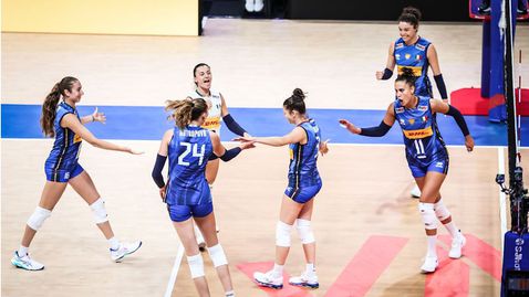 Италия с бърза победа над Белгия за 9 от 9