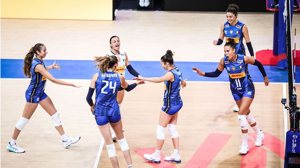 Олимпийският шампион Италия продължава да е единственият непобеден отбор в