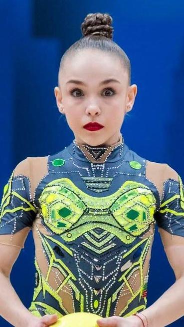 Стилияна Николова и Ева Брезалиева са извън топ 10 в многобоя след първия ден на Световната купа в Милано