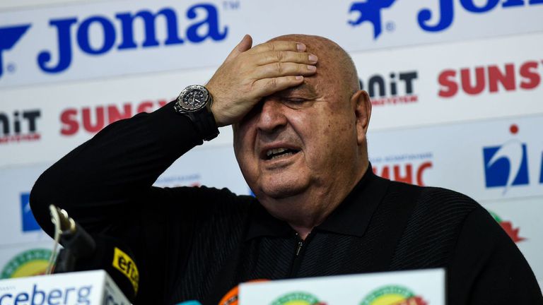  Венци Стефанов: Слязохме под дъното! 