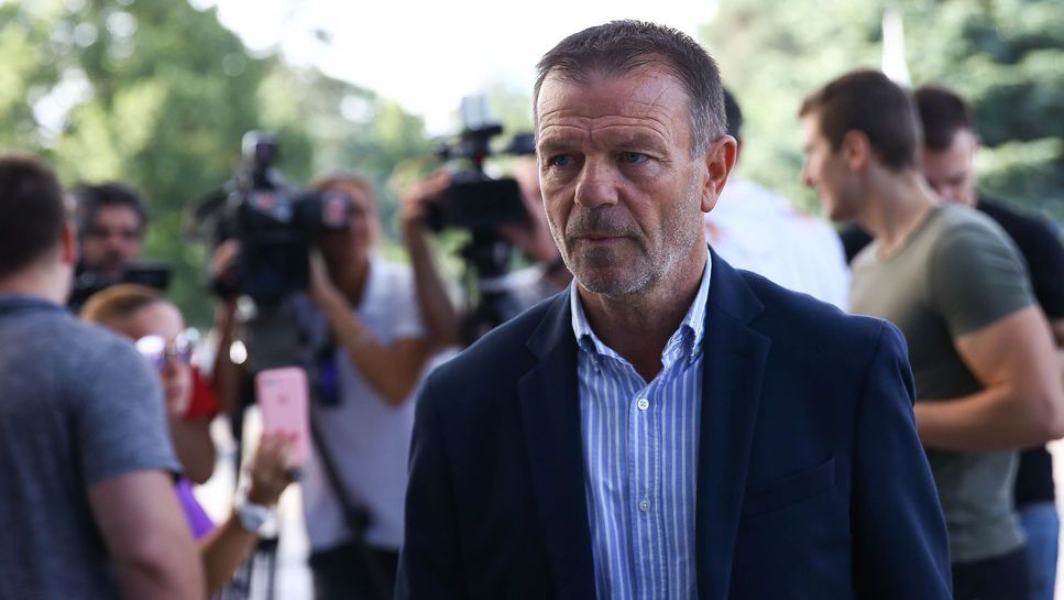 Стойчо Младенов: Каквото имам да казвам - на аерогарата