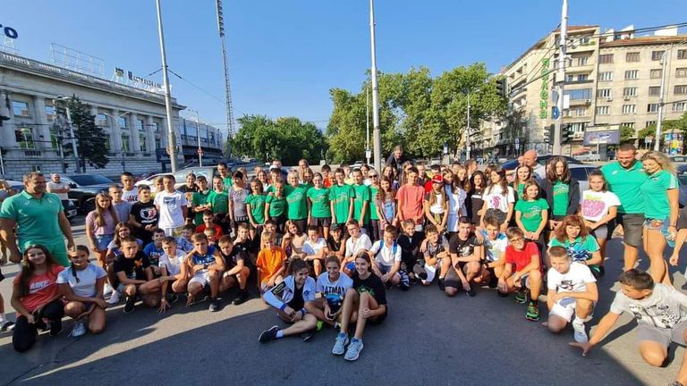 80 млади български атлети заминаха за Краков