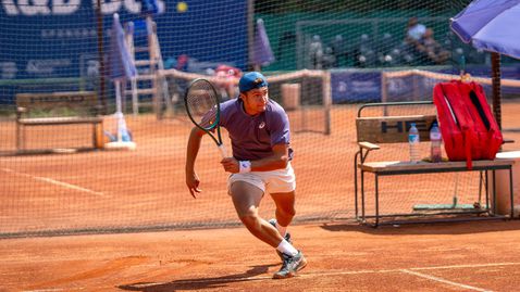 Молчан отстрани и Александър Василев в София