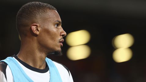  Милан безрезултатно се опитал да задържи напускащ бранител 