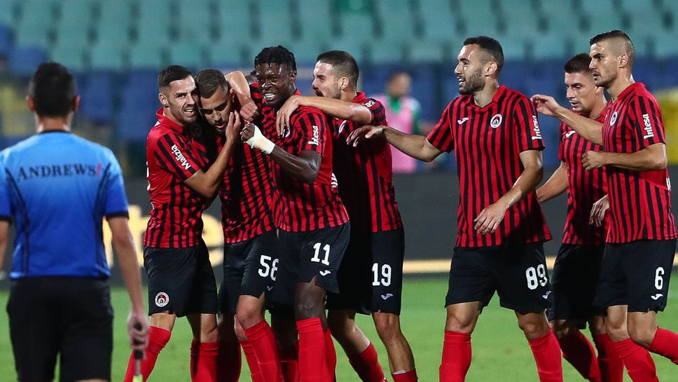 Локомотив (София) ликува след обрат над Пирин