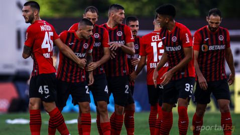  Втородивизионен съветски отбор надделя Локо (София) в първата контрола на 