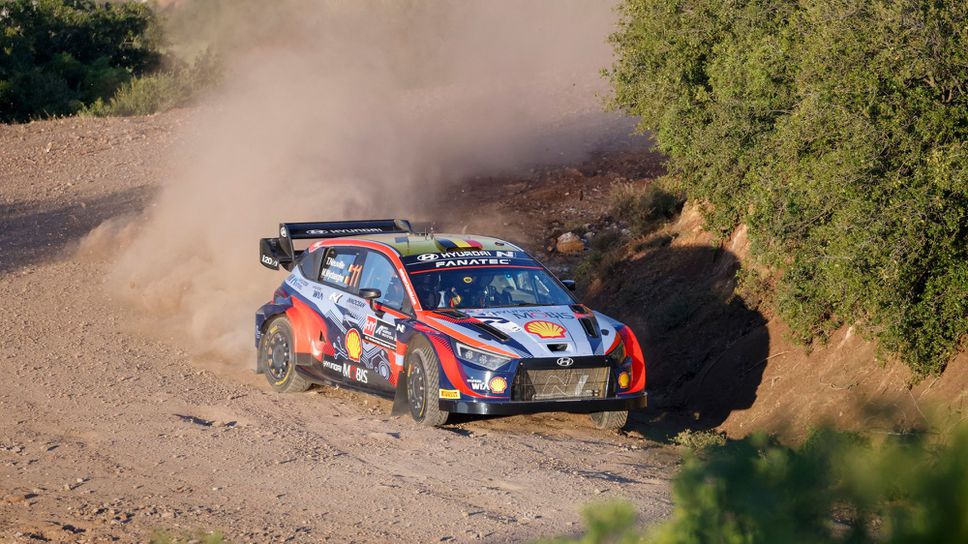 Нювил е на три отсечки от победата в рали „Акрополис”