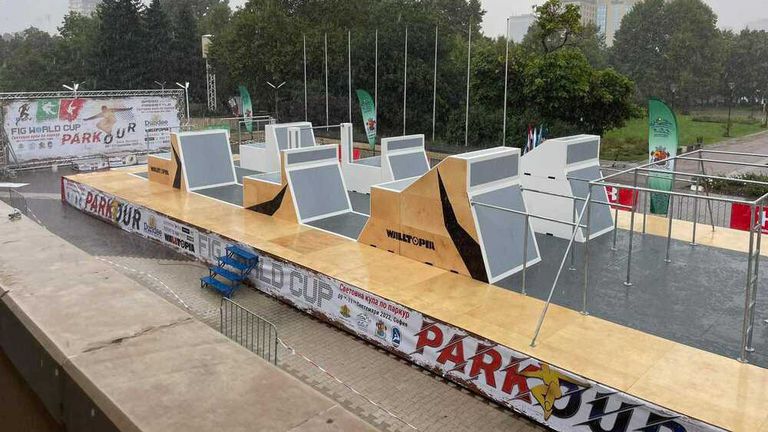 Проливен дъжд прекъсна Световната купа по паркур в София Организационният