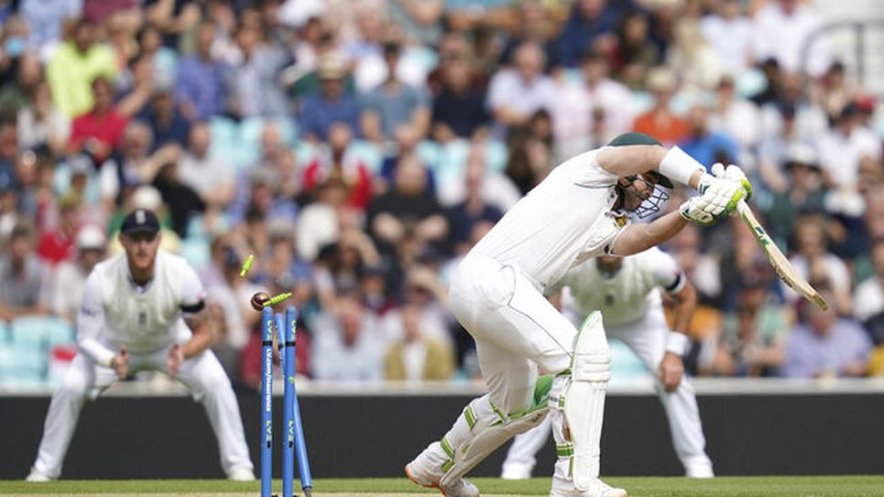 На днешните спортни събития във Великобритания ще бъде отдадена почит към покойната кралица Елизабет Втора