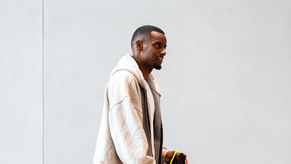 Исак започна с тренировките в Ливърпул