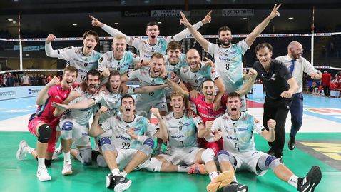 Аспарух Аспарухов и Алекс Николов направиха дербито на Италия лудо и “българско”! Падуа с исторически успех