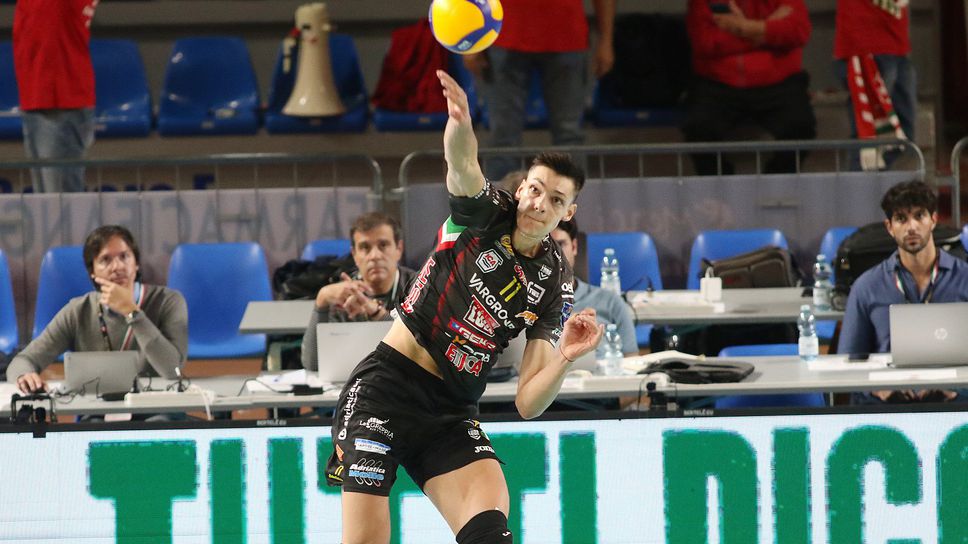 Алекс Николов: От седмица и половина тренирам като диагонал