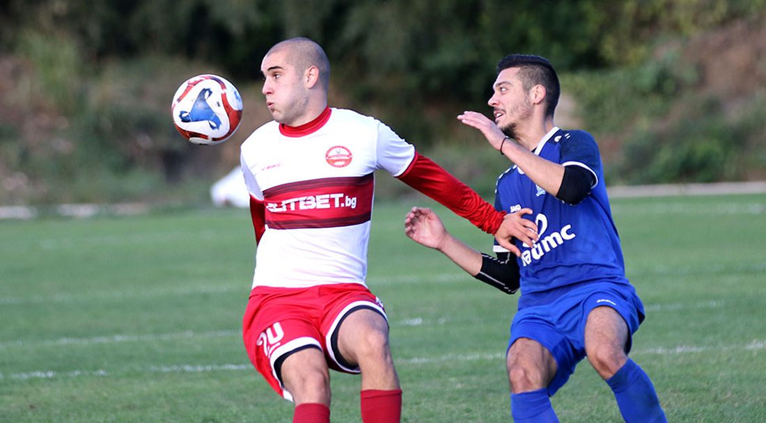 Хикс и четири червени картона в Полски Тръмбеш