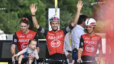 Най-добрият френски колоездач подписа с Инеос Гренадирс