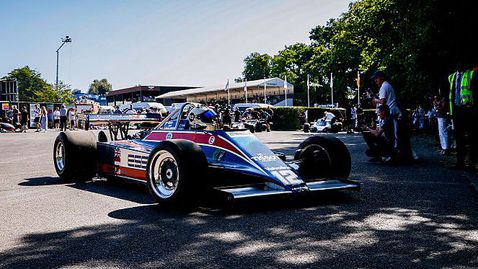 Уникален Лотус 81 излиза на търг
