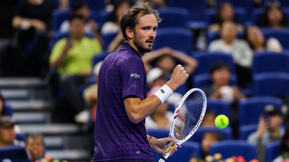 Медведев пребори Де Минор в Шанхай