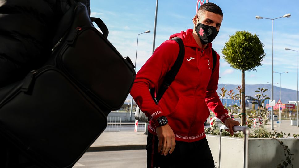 Националите отпътуват за двата мача с Украйна и Швейцария