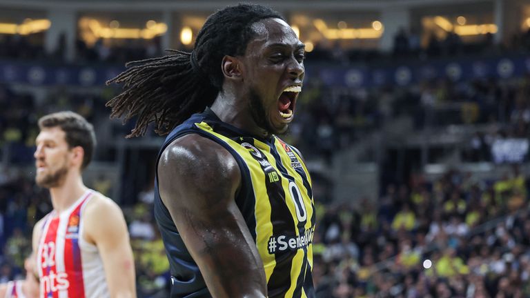 Фенербахче победи с 93 79 24 23 18 18 24 16 27 22 Цървена звезда