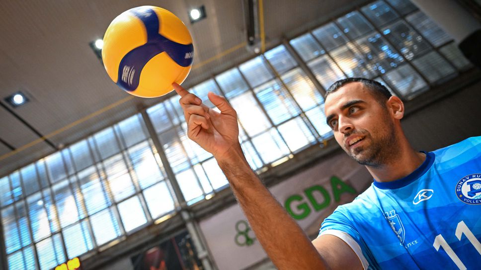 Капитанът на волейболния отбор на Дунав (Русе) призова феновете за подкрепа в "мача на сезона"