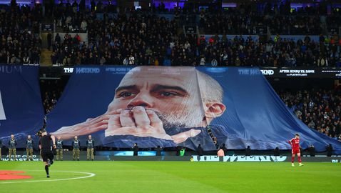 Запалянковци от Манчестър изрисуваха фасадата си с лика на Гуардиола