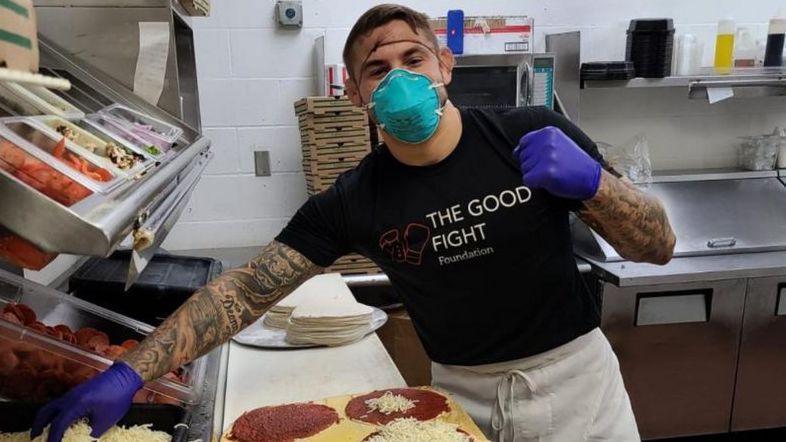 Дъстин Порие прави кладенци, къщи и аптека в Уганда