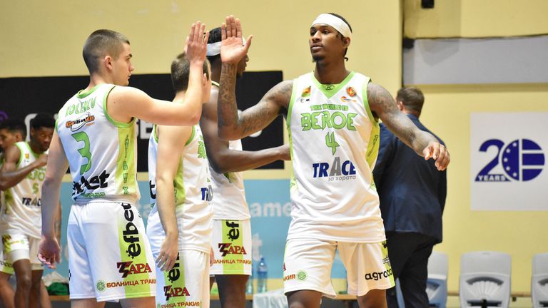 Трима играчи на Берое са под сериозна въпросителна за днешното