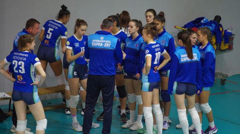 Волейболистките на Варна ДКС завършиха с победа в редовния сезон