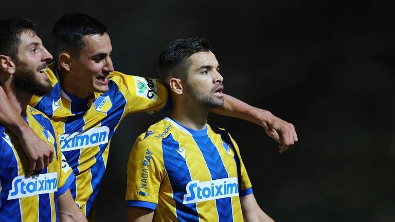 АПОЕЛ Никозия спечели дербито на кипърското първенство надделявайки с 2 1