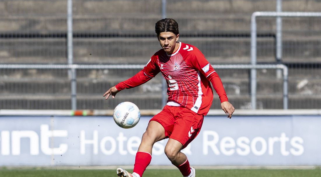 Българин заби важен гол в Младежката шампионска лига