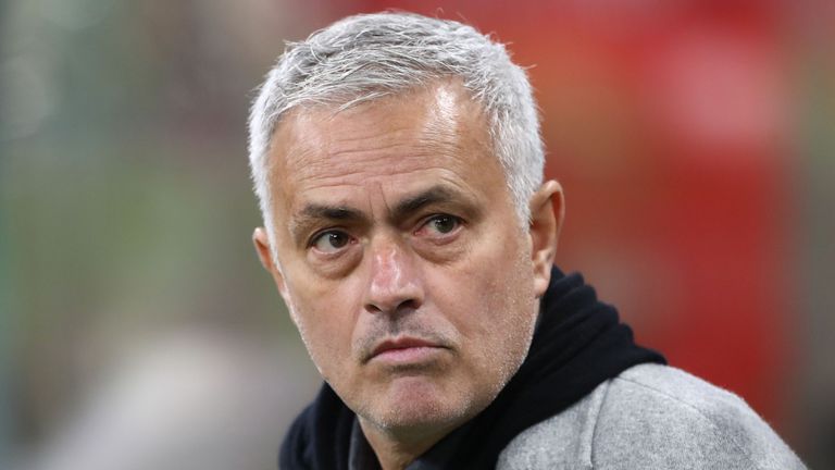  Рома натрупа загуби, само че не възнамерява разлъка с Моуриньо 