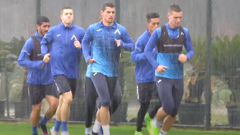  Дъждовна подготовка за Левски в Белек 