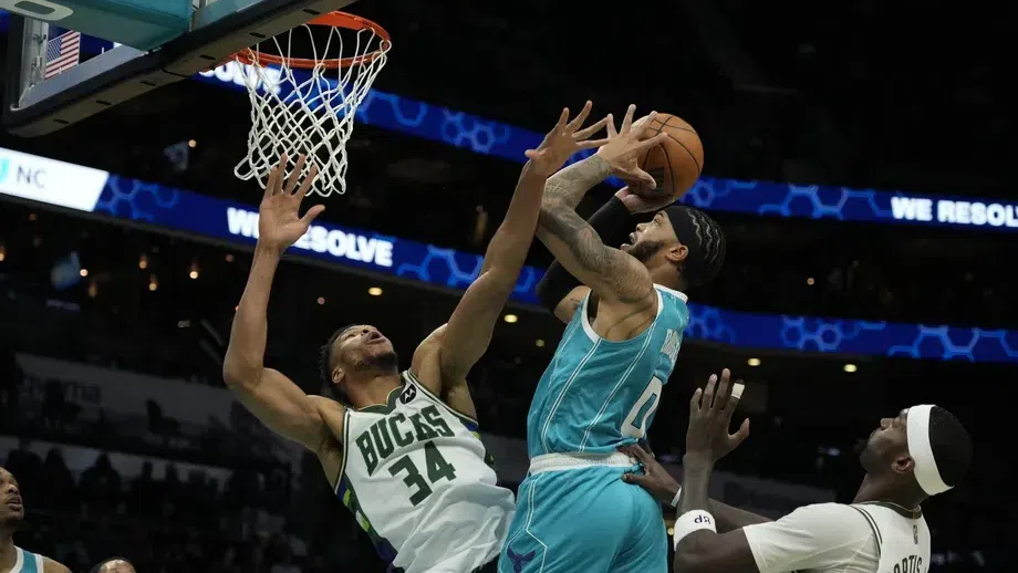 Шарлът надигра шампиона Милуоки за втори път в рамките на три дни