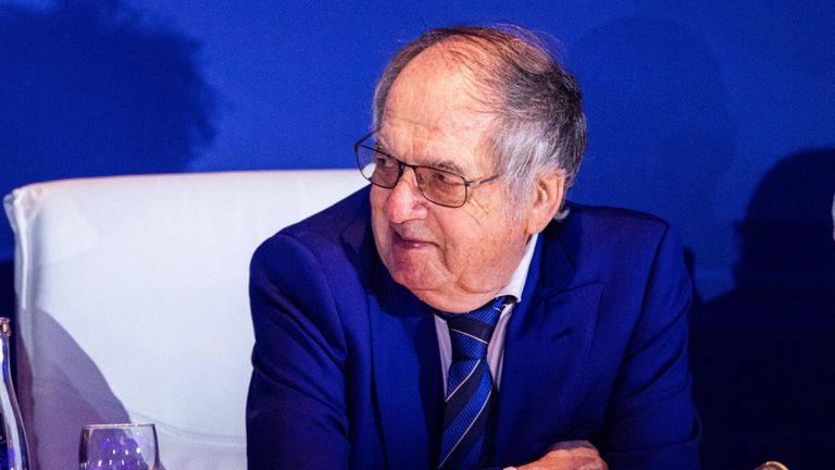 Президентът на футболната федерация на Франция Ноел льо Грае се