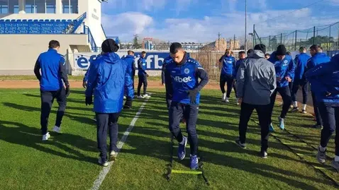  20 футболисти на старта на ОФК Несебър 