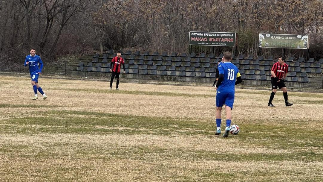 Спартак (Пловдив) бие в Куклен