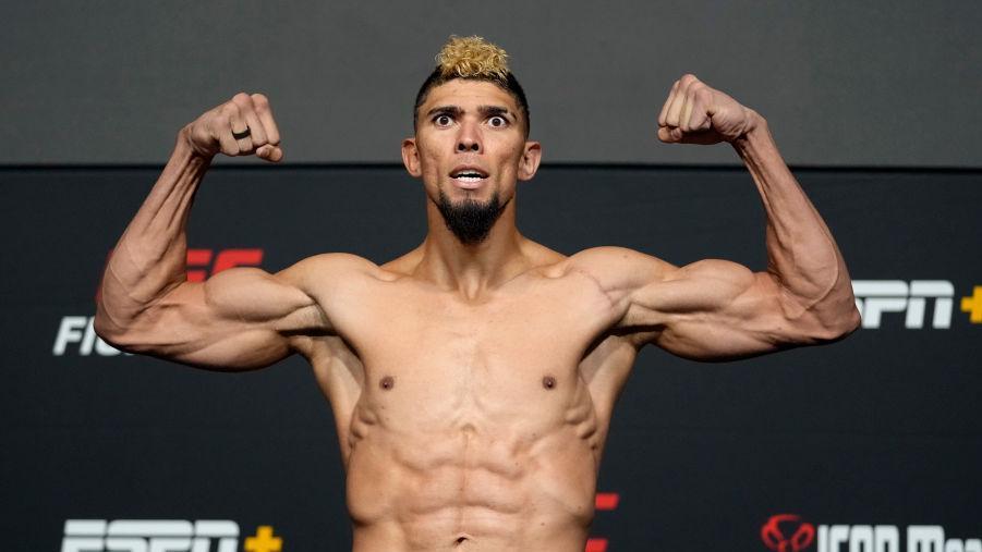 Нов главен двубой за UFC Вегас 124 след отпадането на мача между Бонфим и Брейди